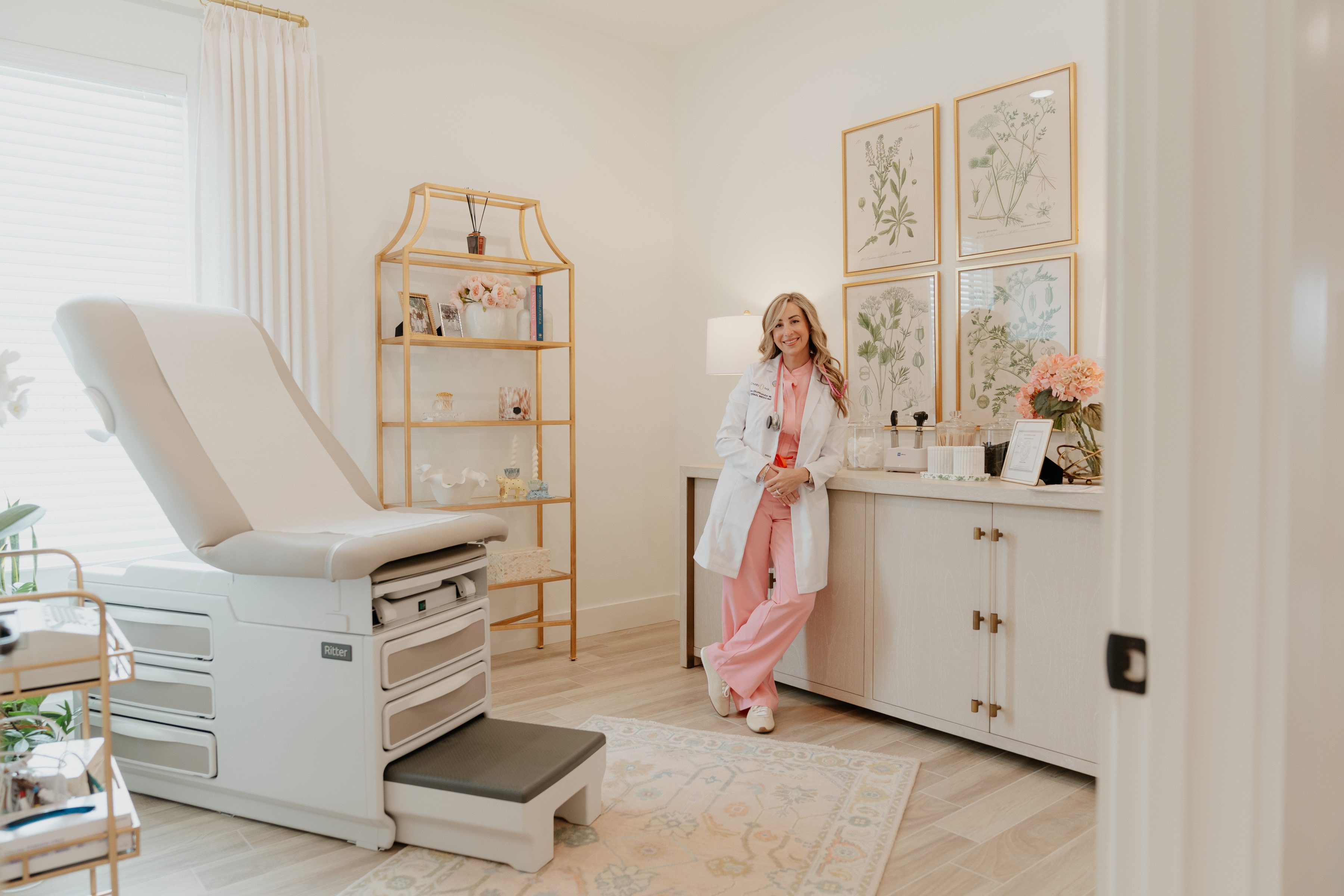 Dr. Sima Shahbandar in an OmriMed exam room