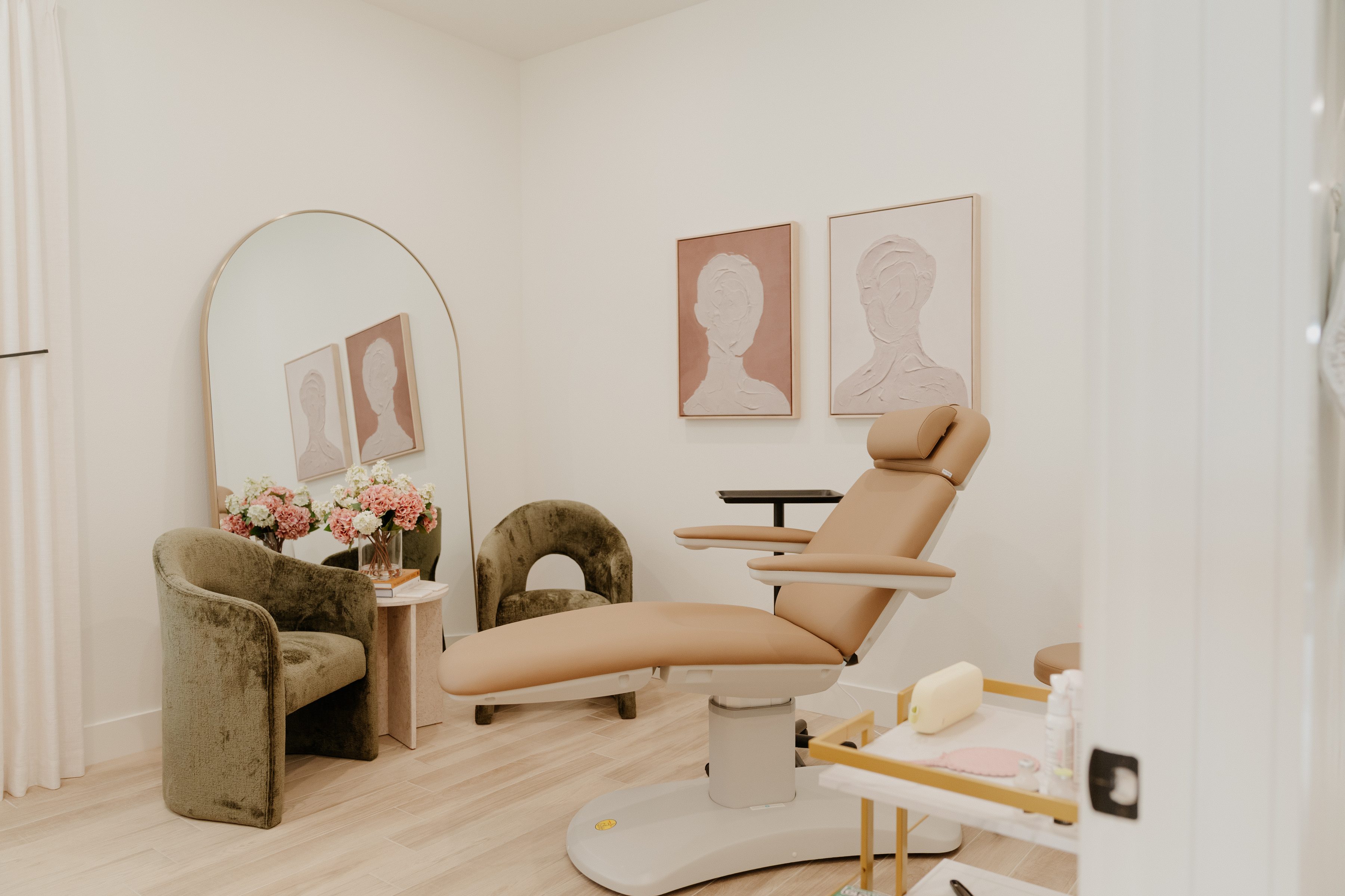 The OmriMed regenerative aesthetics treatment room